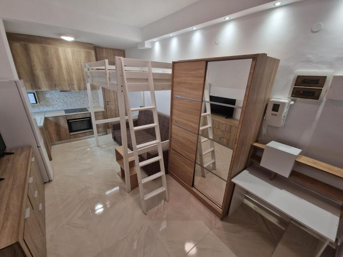 Dimosthenis Skg Apartment *